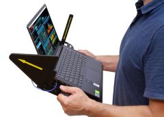 08Delta-X-GEN2-laptop-hands2
